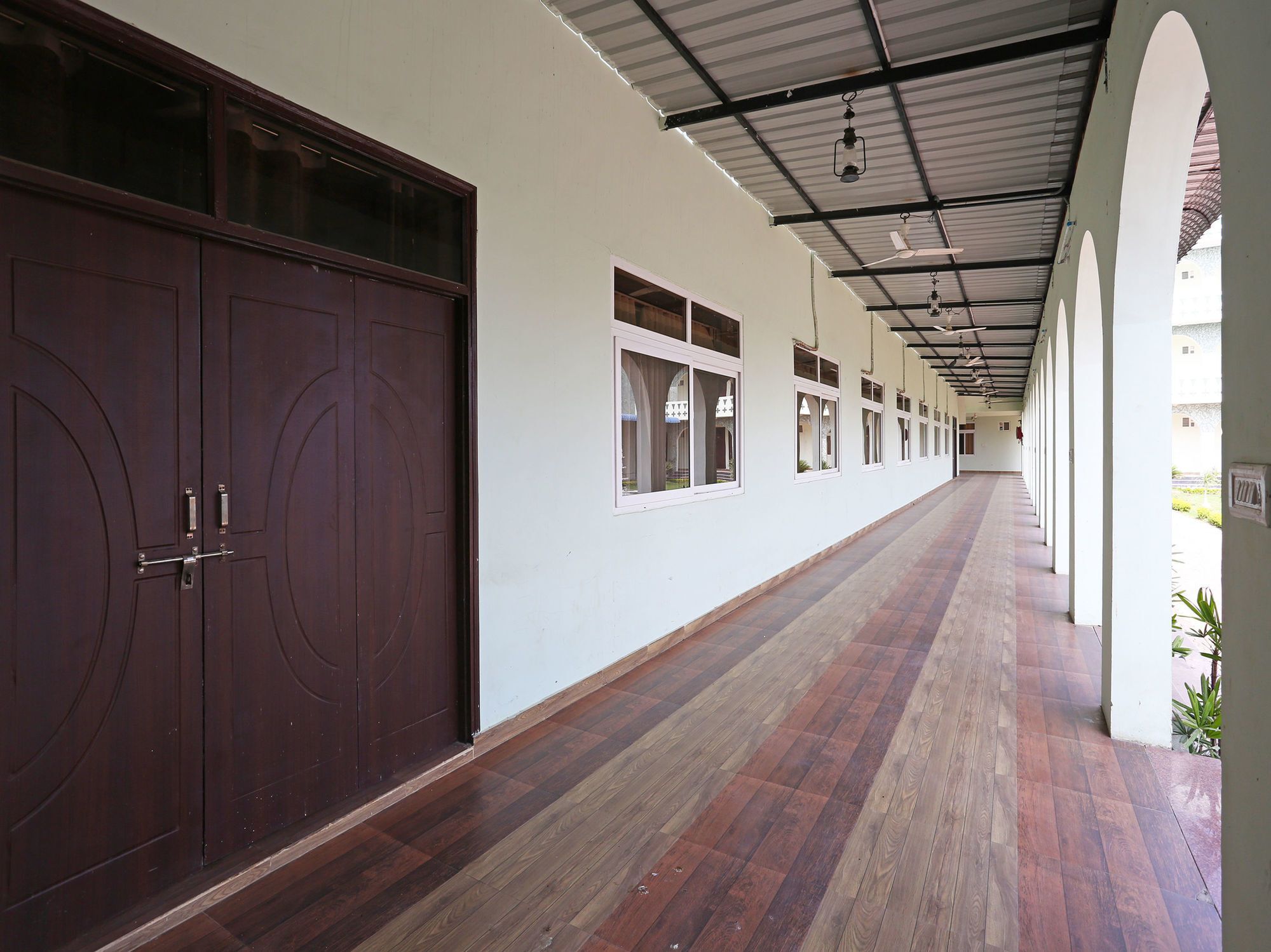 Oyo 10104 Radhika Resort كوتا المظهر الخارجي الصورة